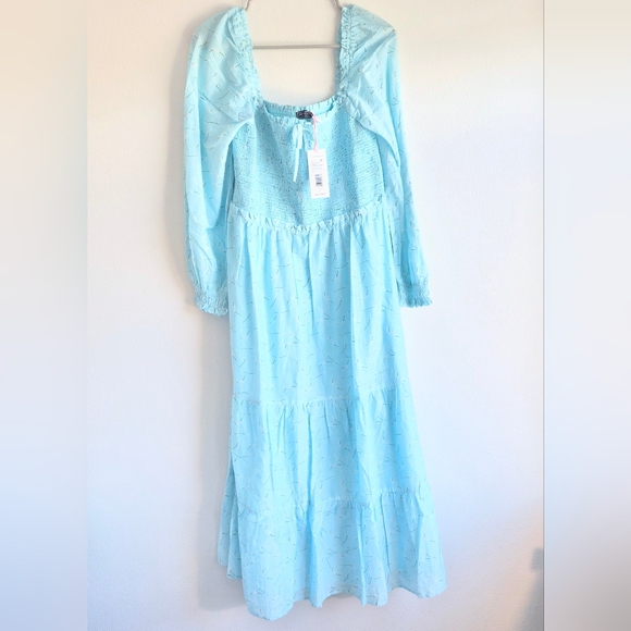 Vineyard Vines Dresses & Skirts - Vineyard Vines Long-sleeved Smocked Tiered Maxi Dress Size L